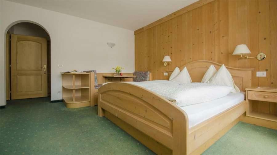 Hotel Garni Ruscel Santa Cristina Val Gardena Bagian luar foto