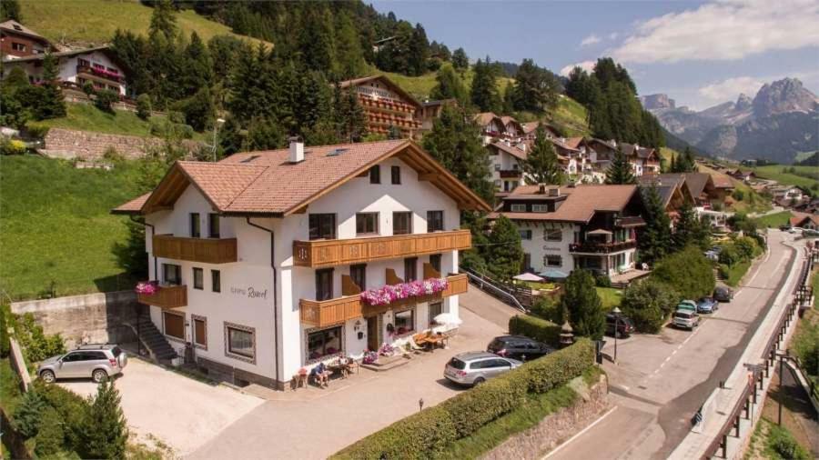 Hotel Garni Ruscel Santa Cristina Val Gardena Bagian luar foto
